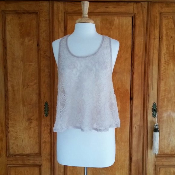 h.i.p. Sheer Raised Applique Racer Back Blouse. L - Picture 5 of 10